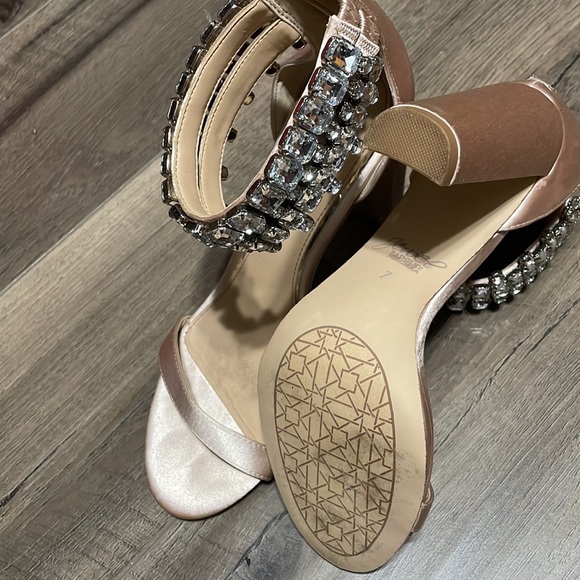 Jewel Block Heel - Picture 3 of 11